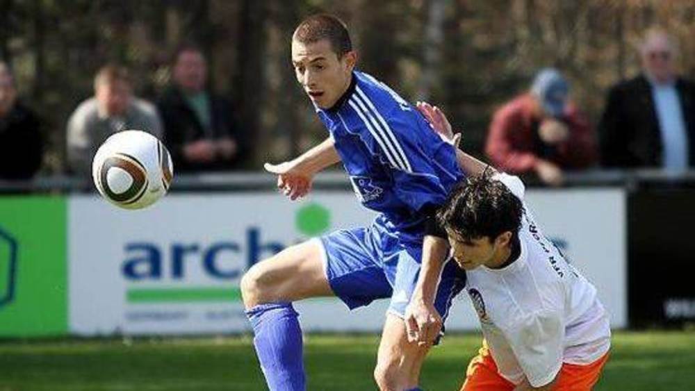 Ballsicher:  Grunbachs Goalgetter Dominik Salz ist bei Nöttingen II gefordert.