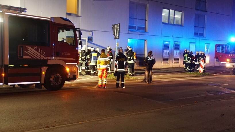 Birkenfeld: Ein Gefahrgut Alarmierung sorgt fuer einen Grosseinsatz der Feuerwehr