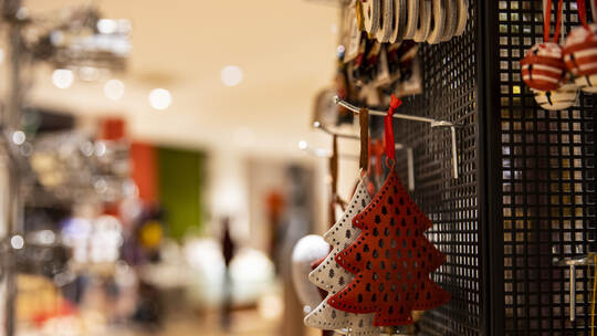 Weihnachtsmarkthändler ziehen in Gmünd in leere Ladengeschäfte